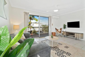 'Golden State of Mind' Coastal Haven in Broadbeach